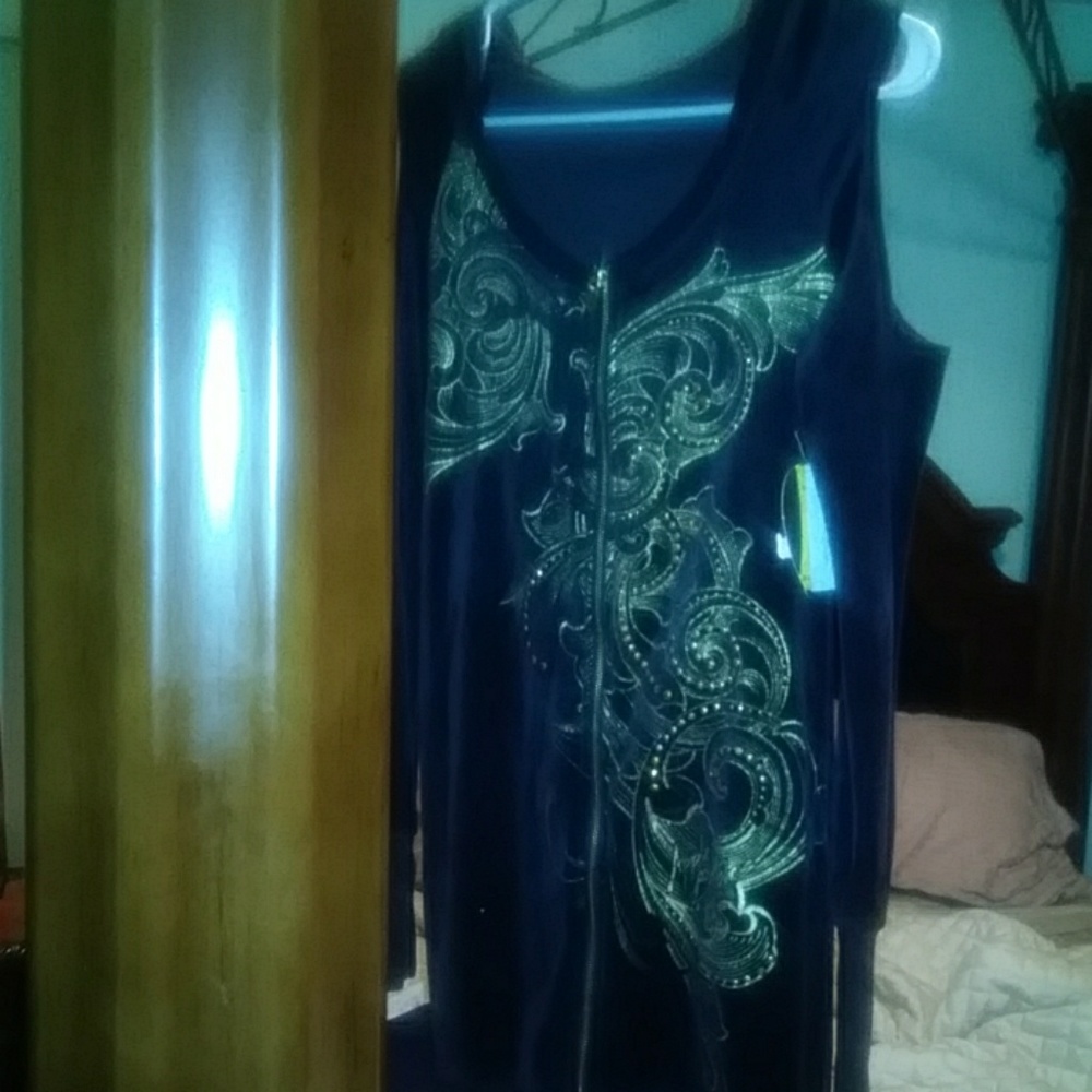 Valour zip up dress arm out dress